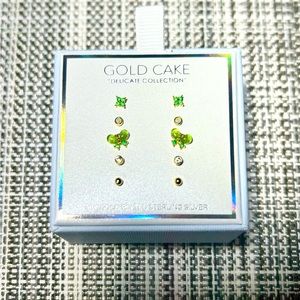 BRAND NEW 5 pairs of Gold Cake gold toned stud earrings ✨✨✨ Box included ❤️